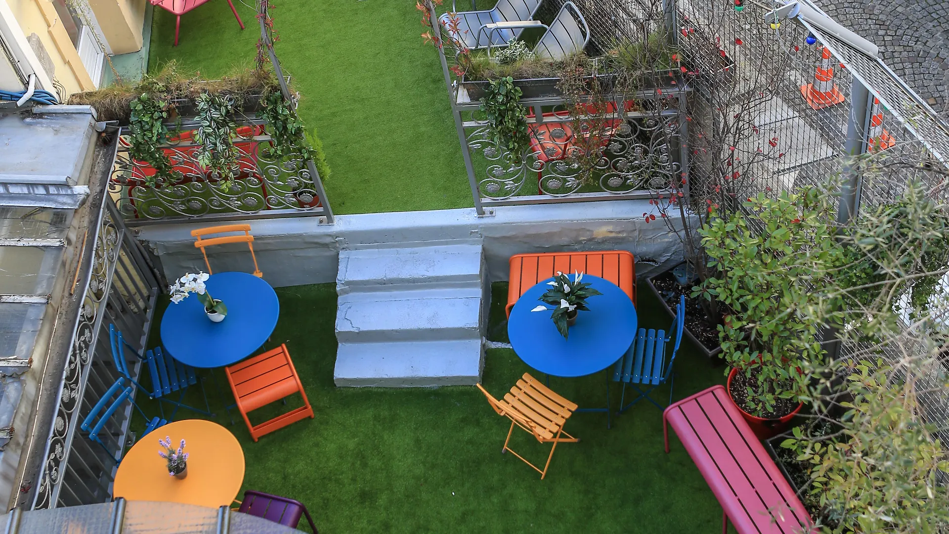 Hostel Le Village Montmartre By Hiphophostels Paris
