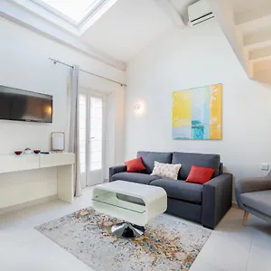 Agences Des Residences - Rue Commandant Andre , Cannes France