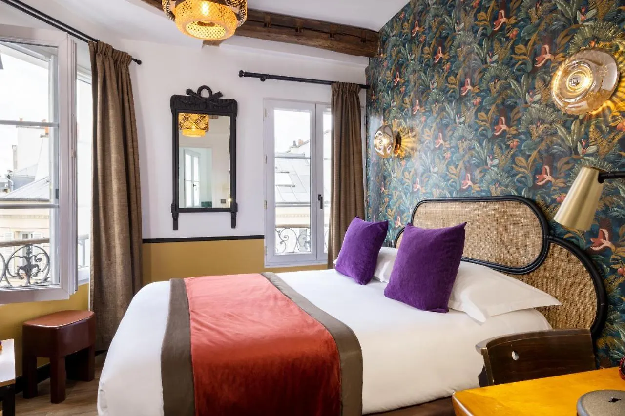Hostel Le Village Montmartre By Hiphophostels Paris