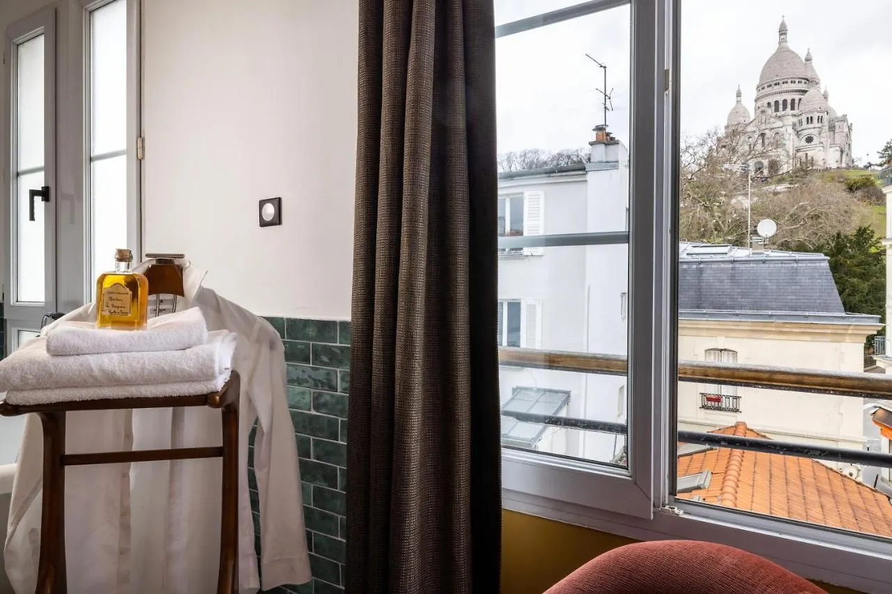 Le Village Montmartre By Hiphophostels Paris Hostel