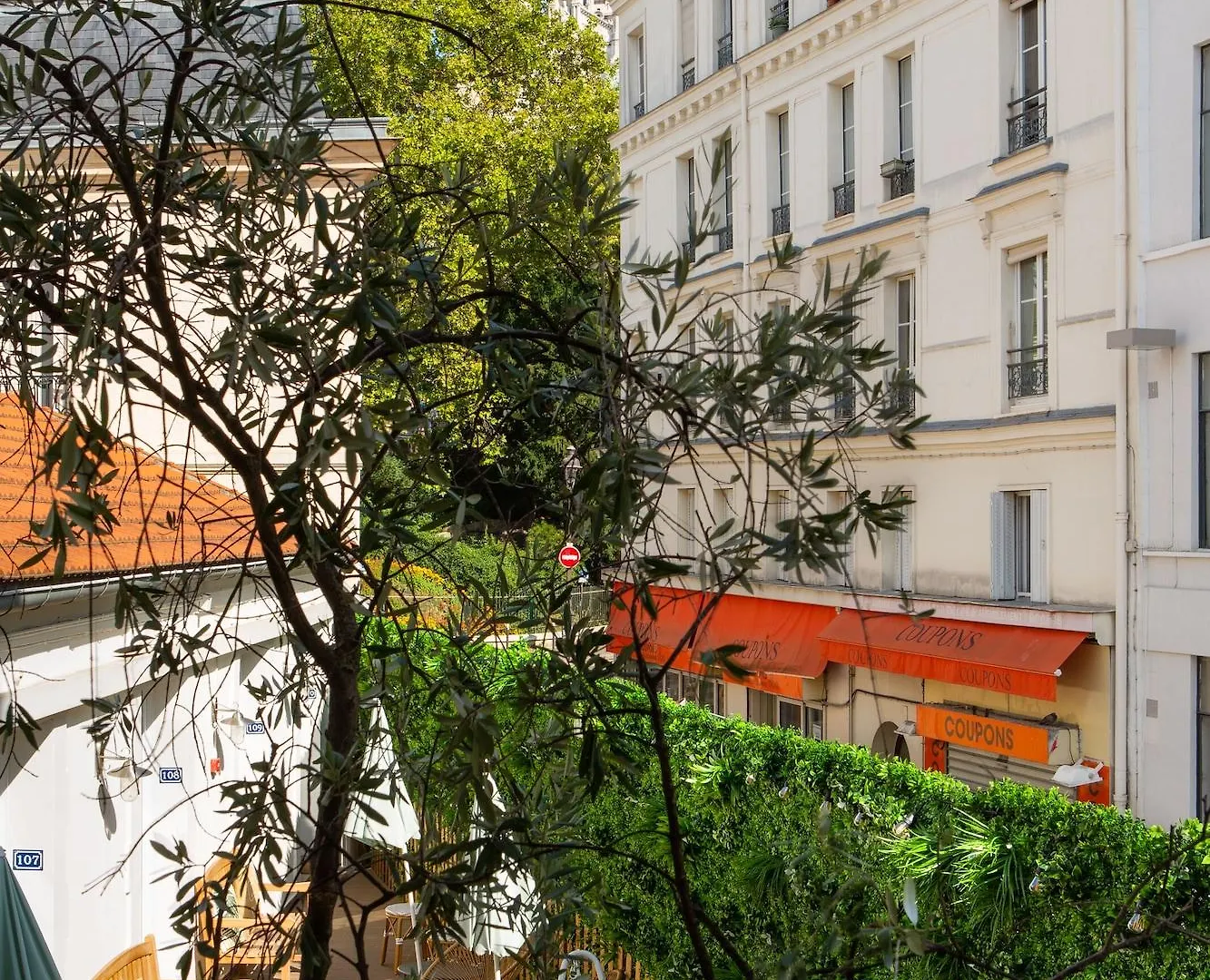 Le Village Montmartre By Hiphophostels Paris