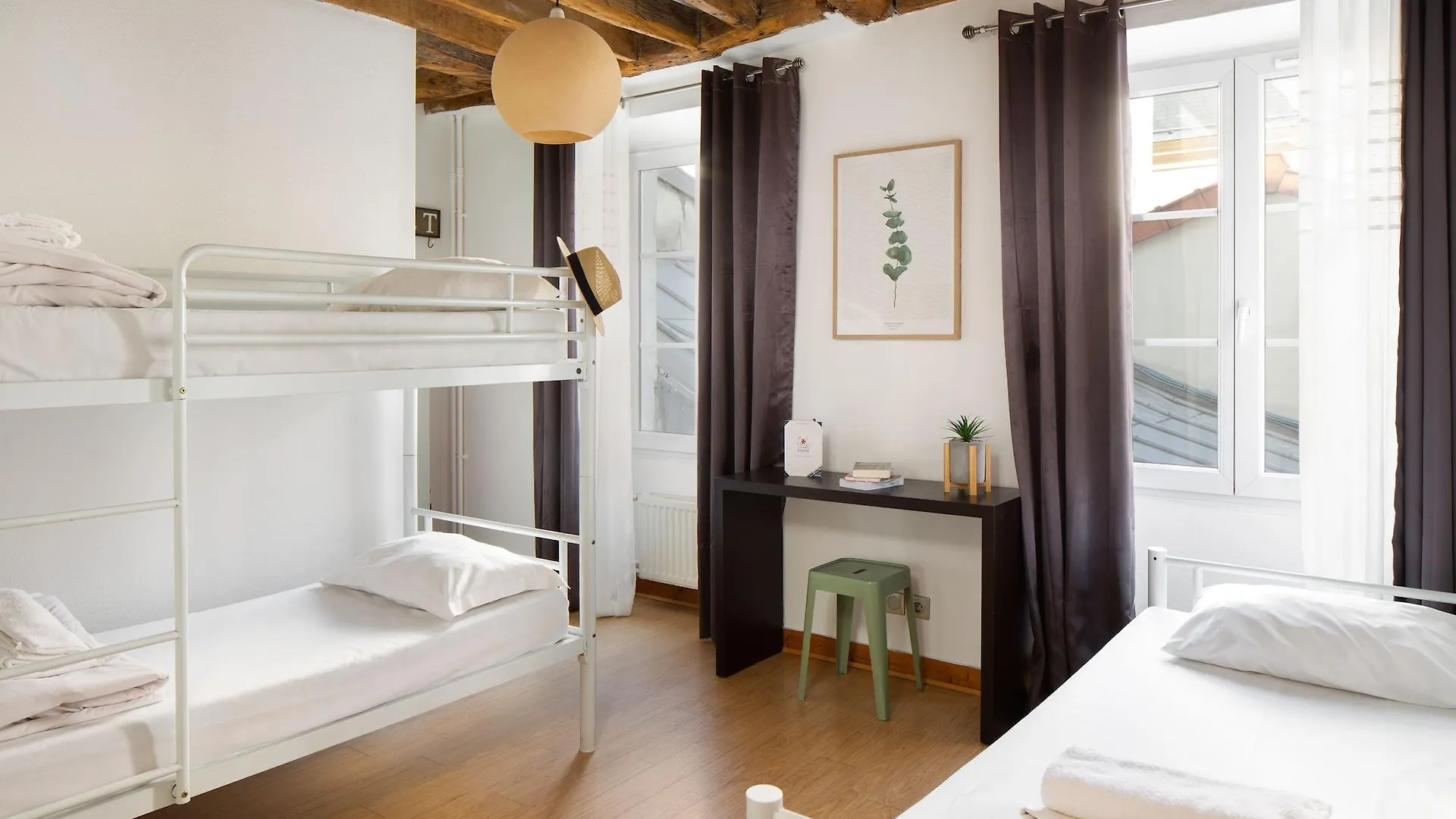 Hostel Le Village Montmartre By Hiphophostels Paris France