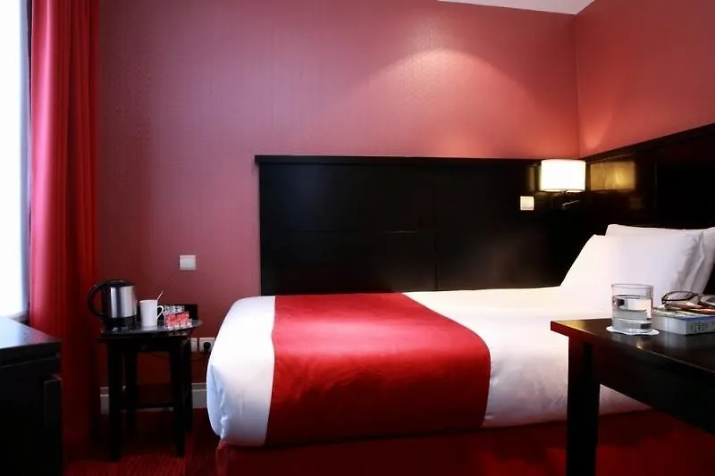 Hostel Le Village Montmartre By Hiphophostels Paris