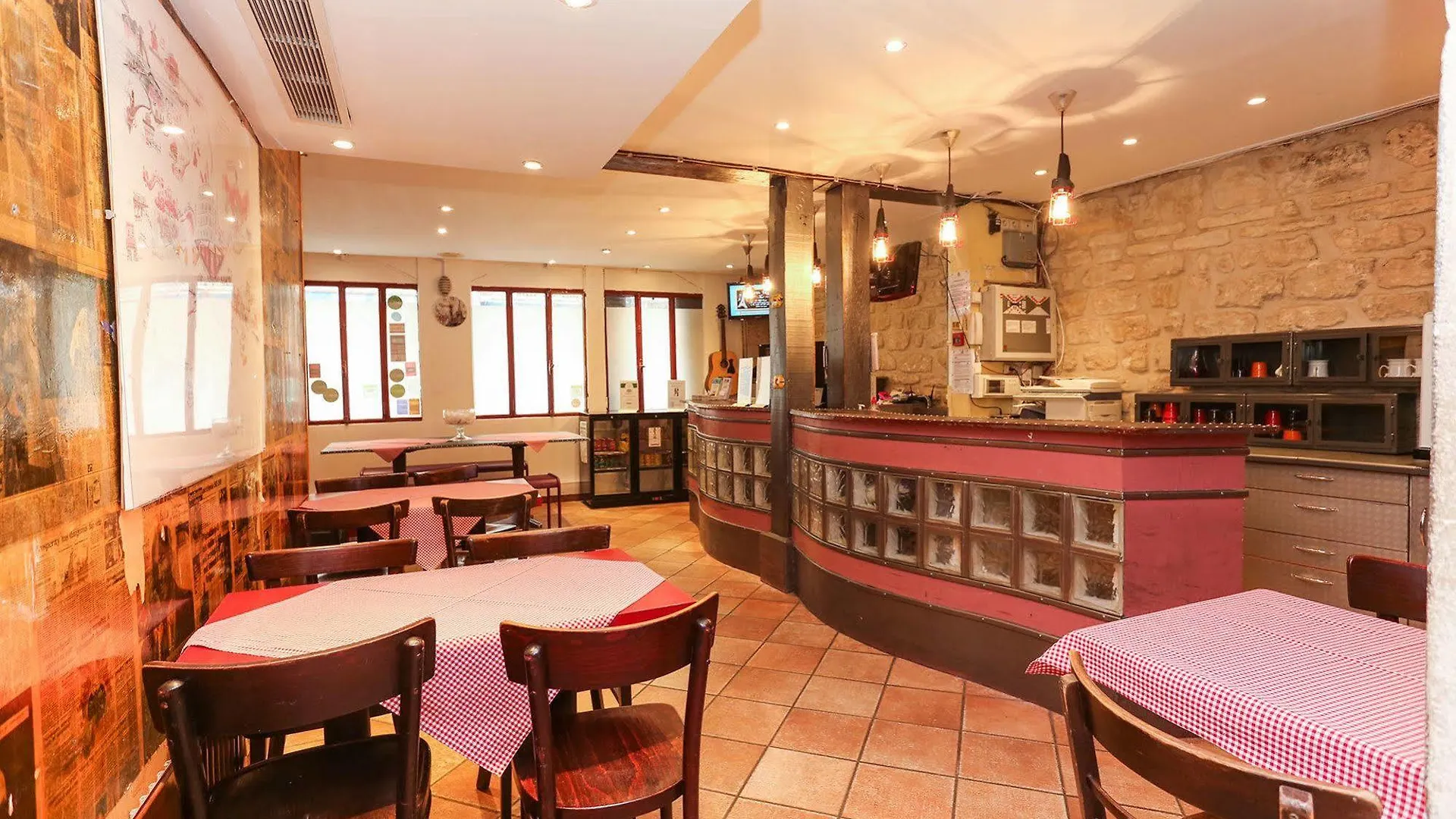 Hostel Le Village Montmartre By Hiphophostels Paris