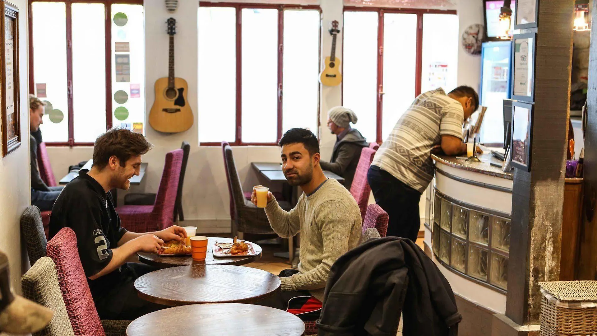 Hostel Le Village Montmartre By Hiphophostels Paris
