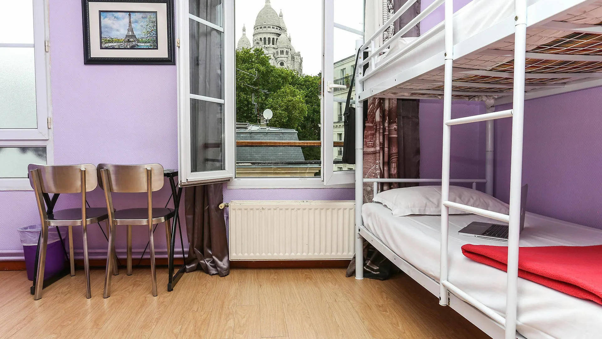 Le Village Montmartre By Hiphophostels Paris Hostel
